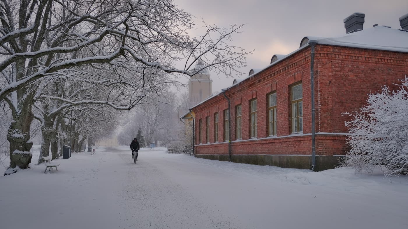 Pyöräily työmatkana Helsingissä: reitit ja turvallisuus
